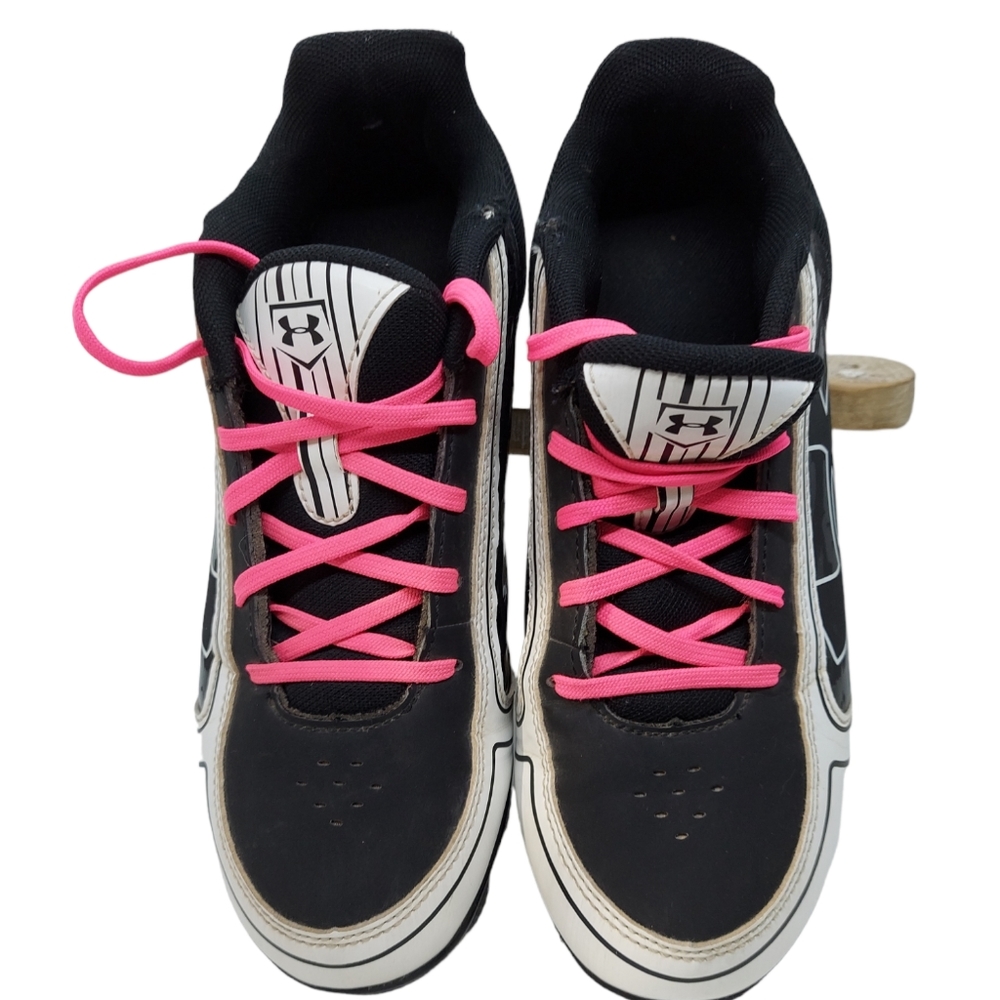 Under Armour Black/White Cleats Women's Size 7 1/2